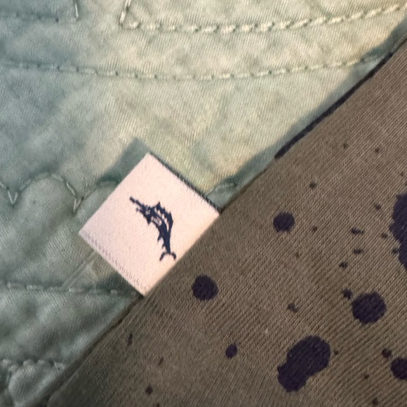 TOMMY BAHAMA tee! Shown w/ sun hat from my closet if u want 2 BUNDLE & SAVE💰💰 - Picture 6 of 7